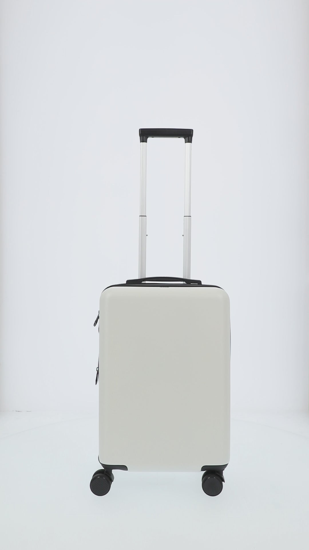 Home Alone Ful 22.5" Carry-On  Home Alone For the Holidays logo White Spinner Suitcase Hard Side Rolling Luggage